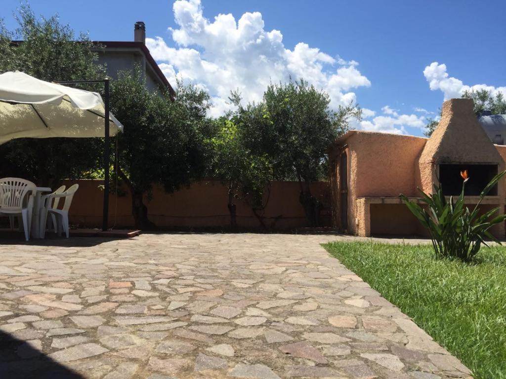 Appartamenti In Villa Con Ampio Giardino Esterno Posada (Sardinia) Exterior foto