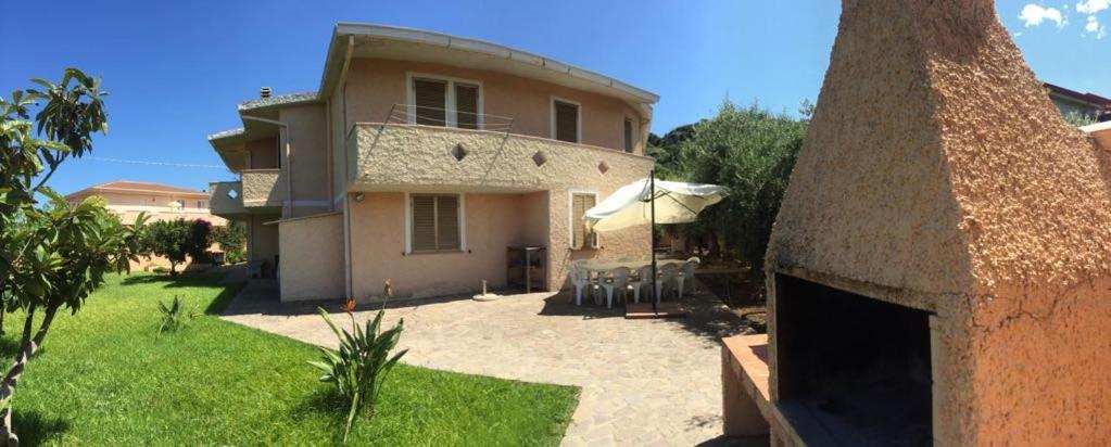Appartamenti In Villa Con Ampio Giardino Esterno Posada (Sardinia) Exterior foto