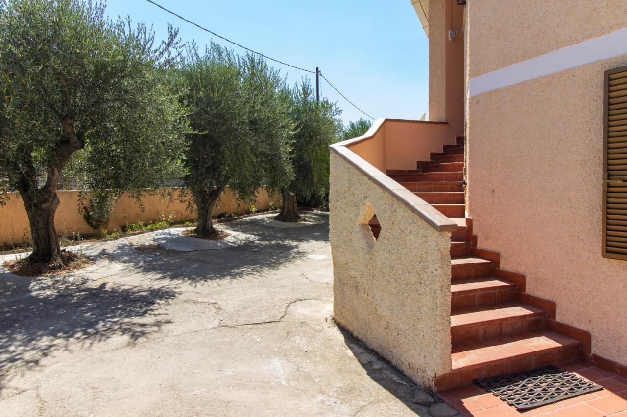 Appartamenti In Villa Con Ampio Giardino Esterno Posada (Sardinia) Exterior foto