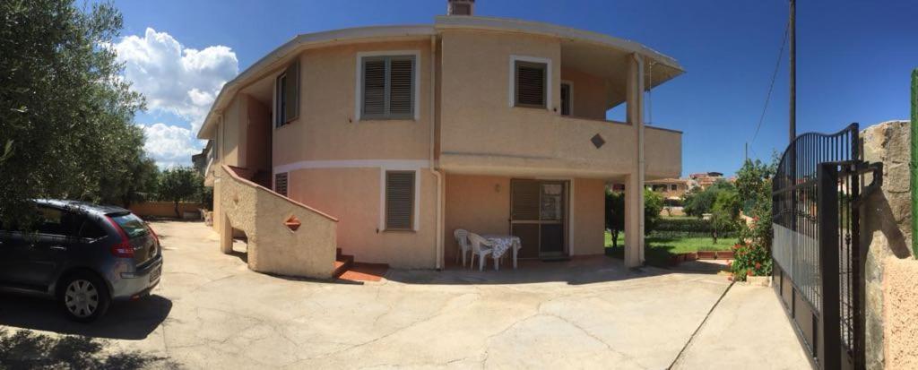 Appartamenti In Villa Con Ampio Giardino Esterno Posada (Sardinia) Exterior foto